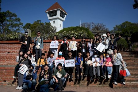 南大英語系導入AR與文化走讀 引導學童在真實情境中學習英語