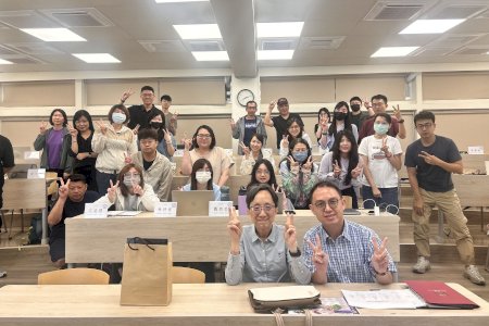 南大經管系推動AI跨媒體敘事 展現公益與數位應用教學特色