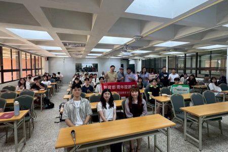南大攜手補教產業推動職涯交流 校友返校分享教育現場實務經驗