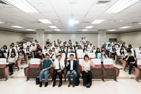 南大行管系深化公共事務教育 培養學生國際視野與政策思辨能力