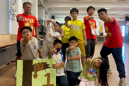 南大小太陽志工前進花蓮 永續育樂營陪伴學童快樂學習