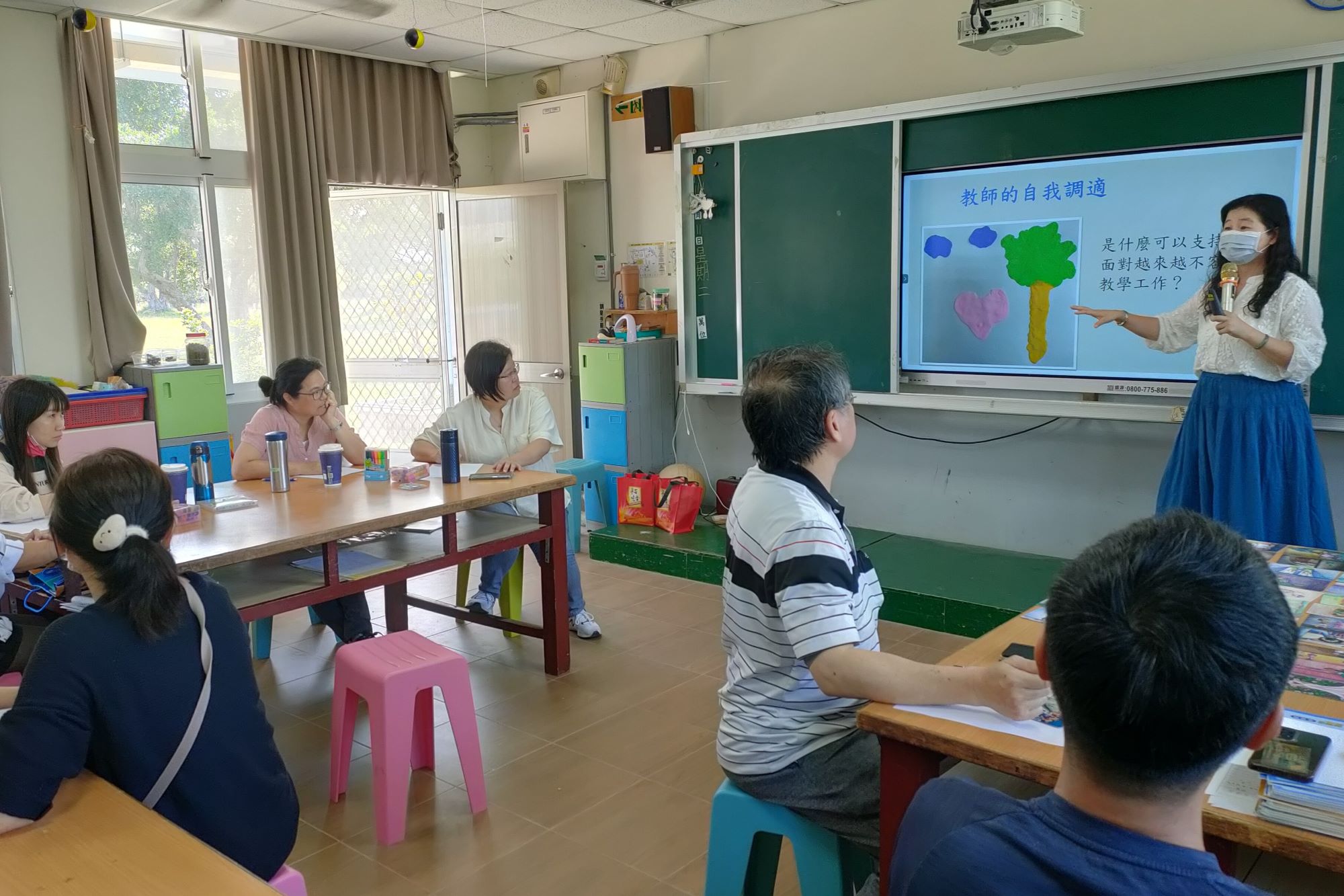 南大吳教授指出,教師經常面對各種困難,有時甚至感到孤立,因此身心調適與自我照顧至關重要。