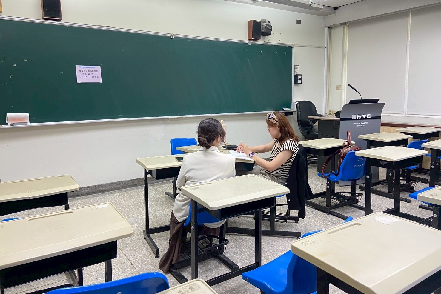 南大校友中心協助學生依照科系屬性進行模擬面試