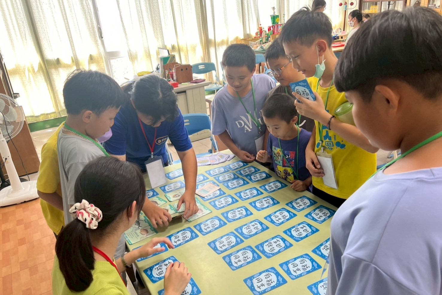 南大跨學系師資生透過卡牌遊戲,讓學童學習一起守護永續海洋