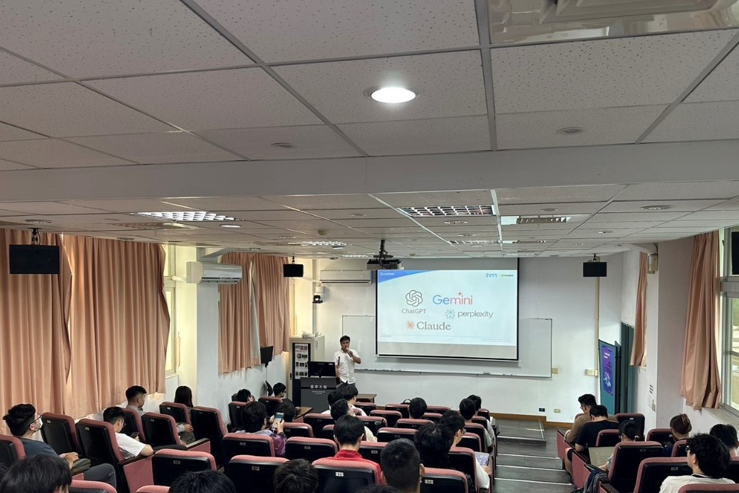 麗臺科技黃暐仁博士於南大電機系解析AI平台化與資料治理趨勢,啟發學生實務思維與創新視野。