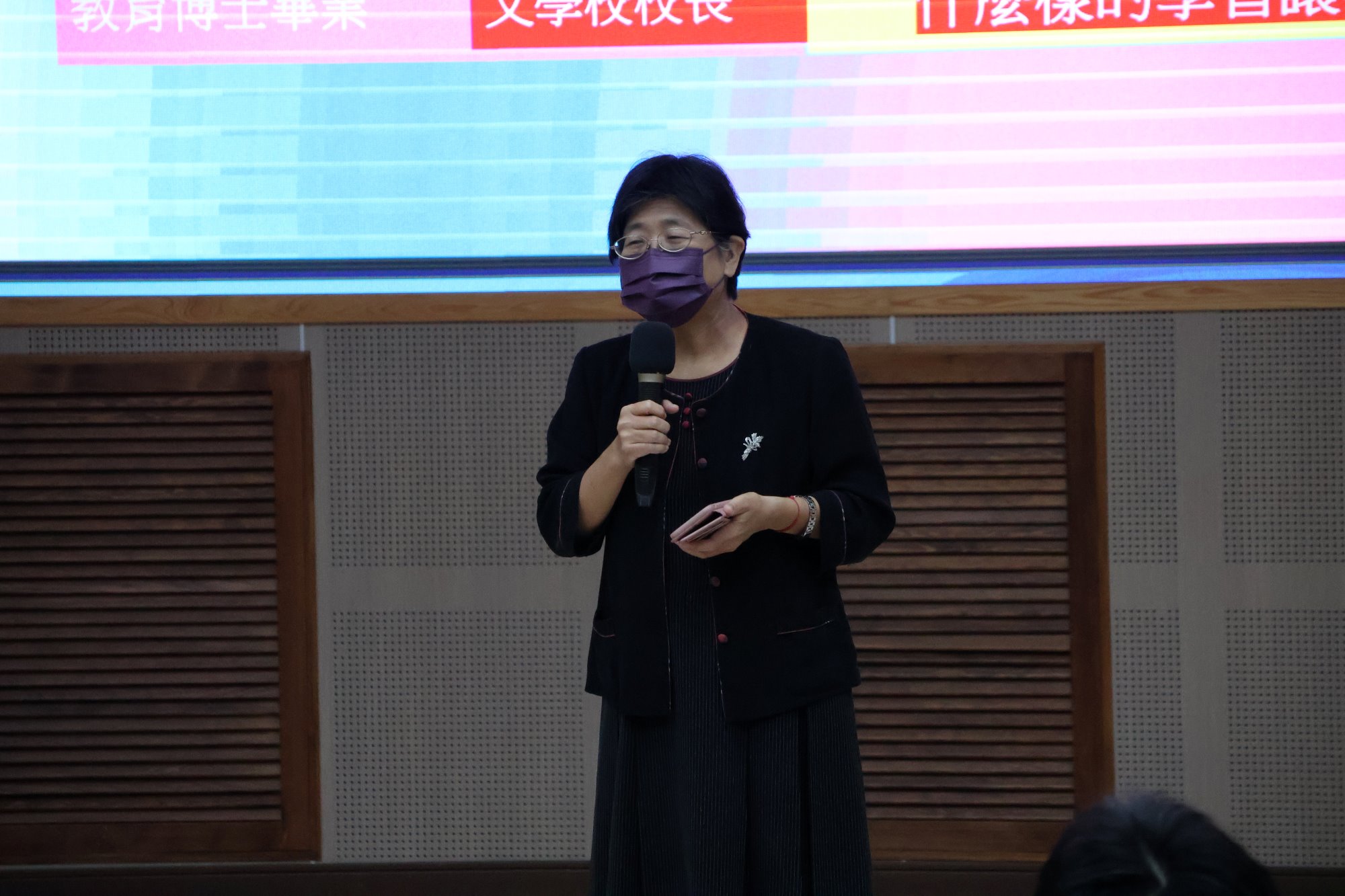 南大校長陳惠萍於講座開場致詞,肯定博雅教育在培養學生多元文化素養上的重要性。
