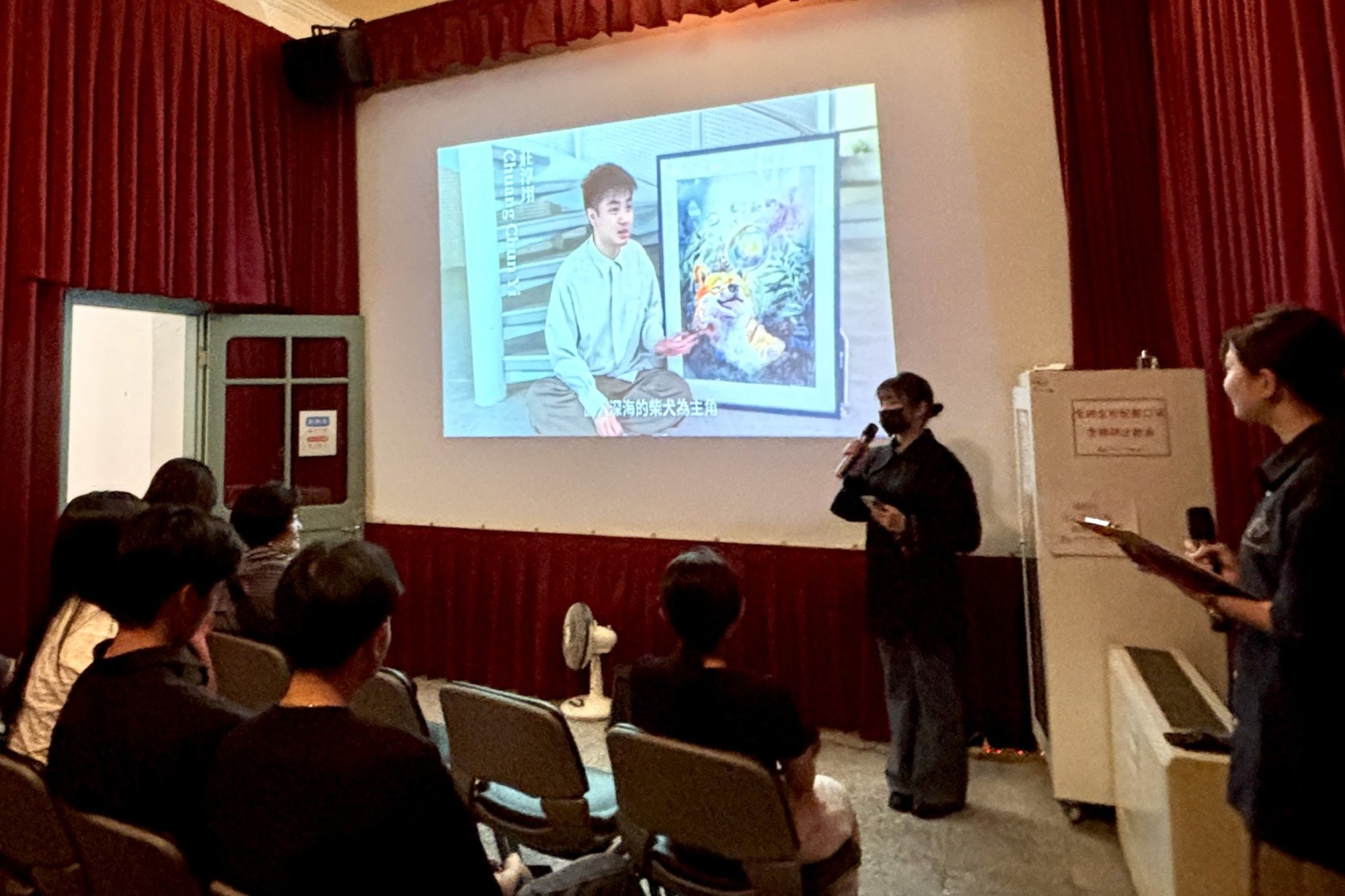 南大視設系范如菀老師帶領大一同學自主策展,從實作中累積展覽經驗,呈現南大學生的藝術創意。