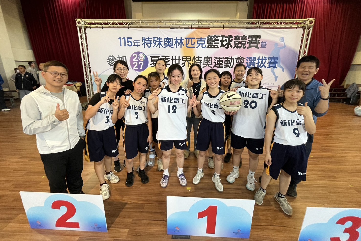 南大與新化高工、南大附聰及後甲國中組成融合女子籃球隊,跨校協作參與特奧賽事,展現南大在融合運動的實踐。