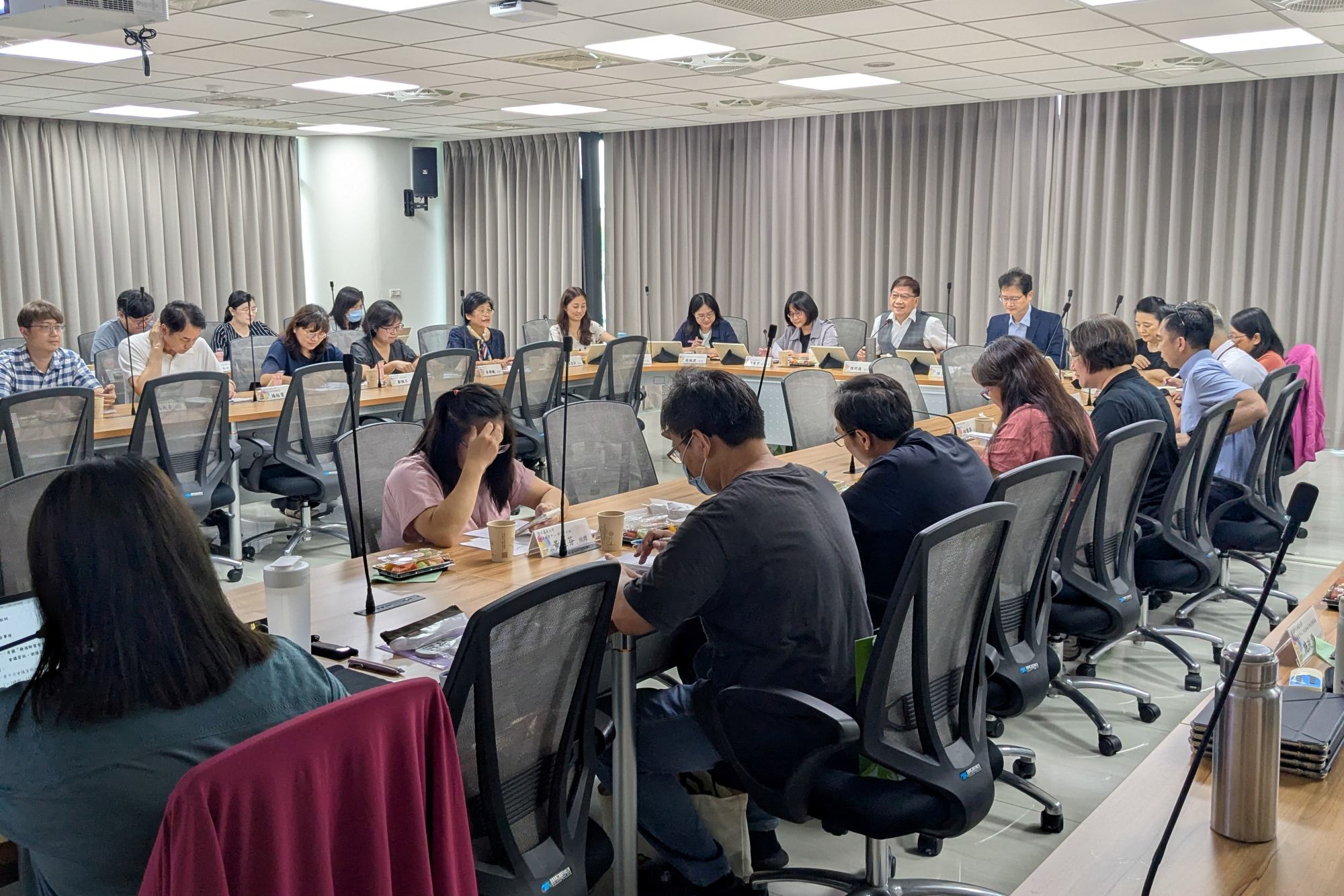 南大與全國師資培育大學交流師培政策、數位教學及教育創新,共同提升教師專業發展與教育品質。