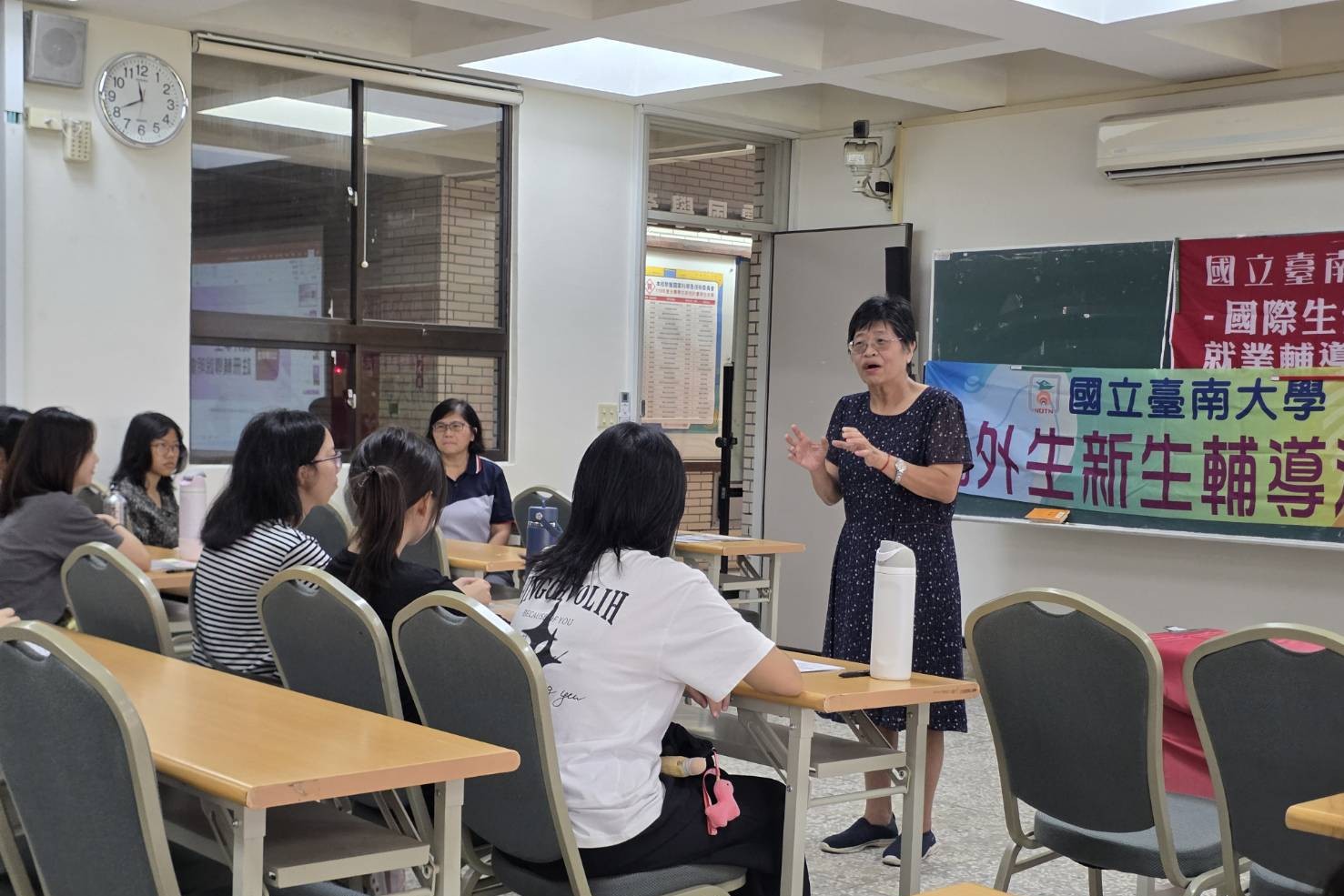 陳惠萍校長歡迎境外新生加入南大,鼓勵善用校園資源、拓展跨國友誼,深入認識臺南。