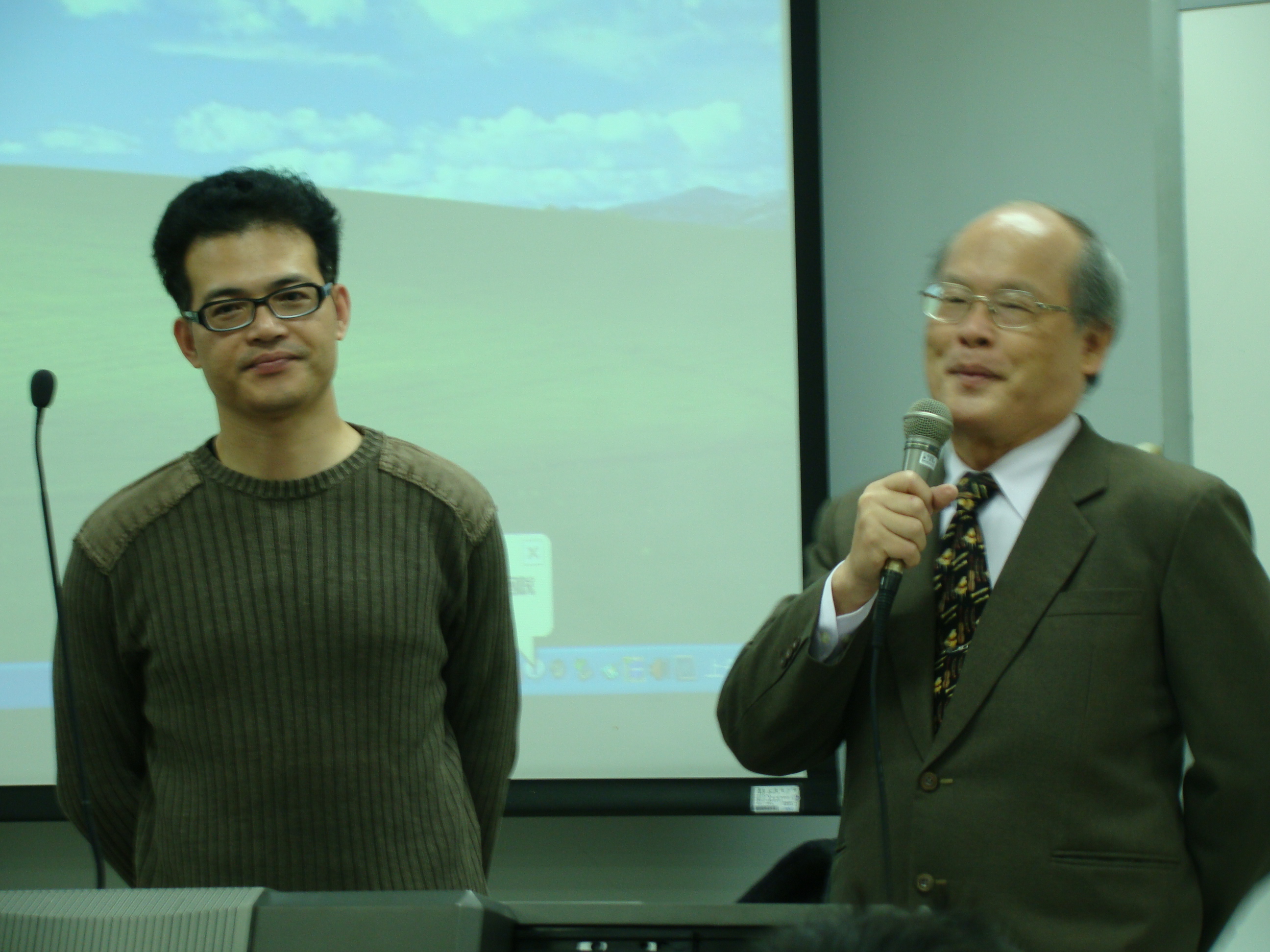 國語文學系舉辦「報導採訪編務一貫班研習營」(2012.3.27)