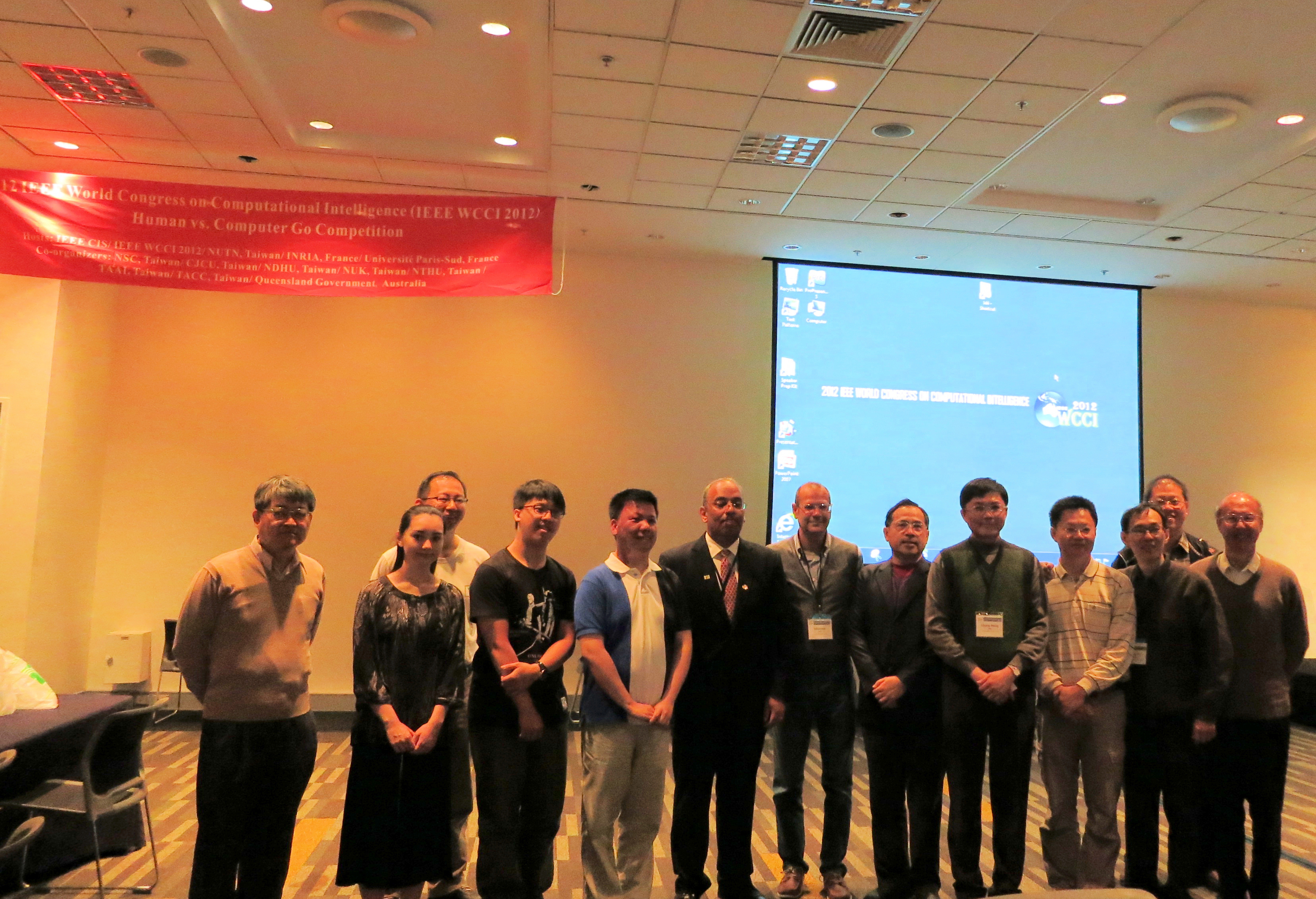 澳洲IEEE WCCI 2012台灣魔圍棋7路棋盤小勝人腦～開戰首日周俊勳與黑嘉嘉勝美國及加拿大19路電腦圍棋(2012.6.14)