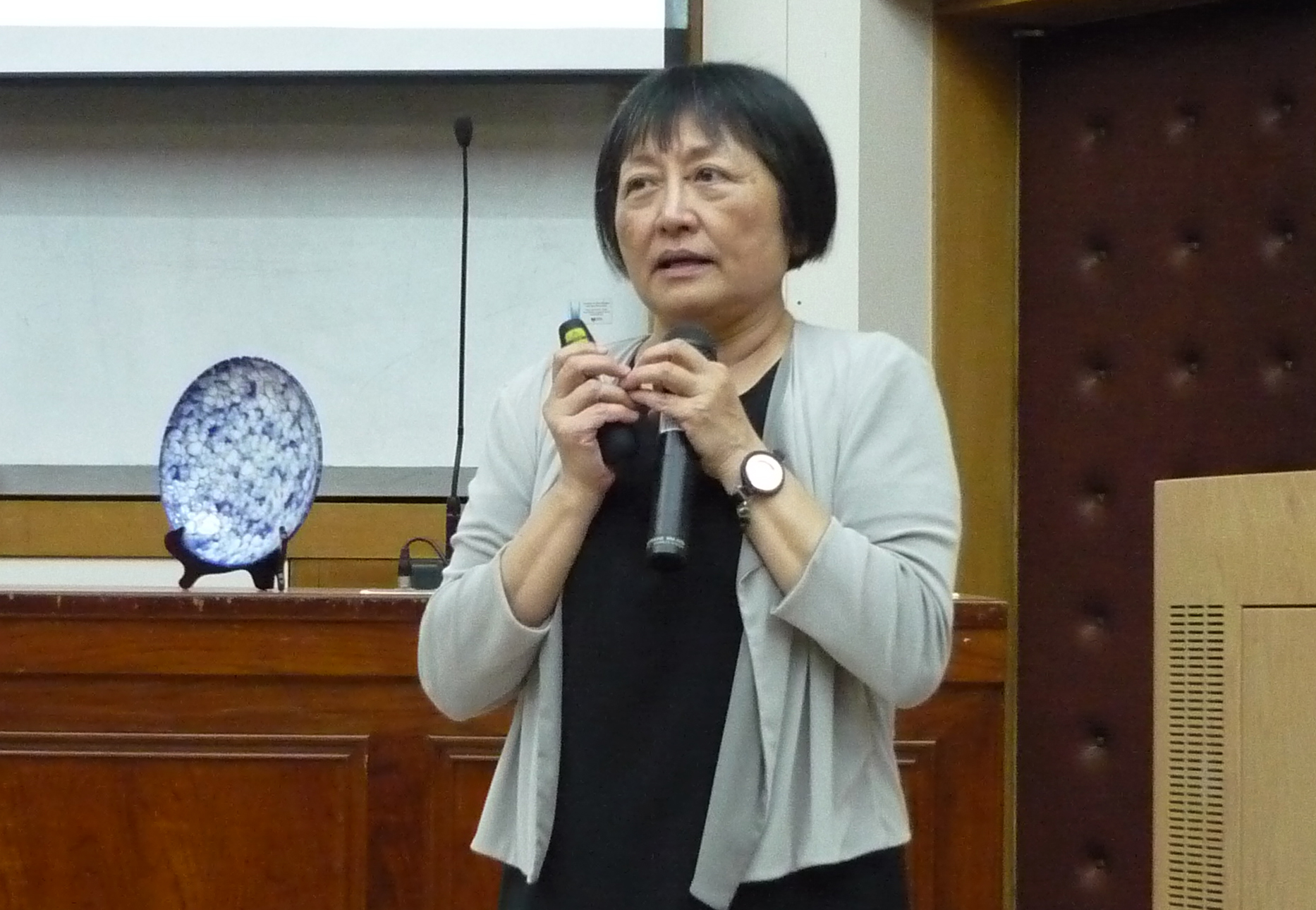 國教院柯華葳院長南大開講      暢談「大學生有多大」(2013.11.5)