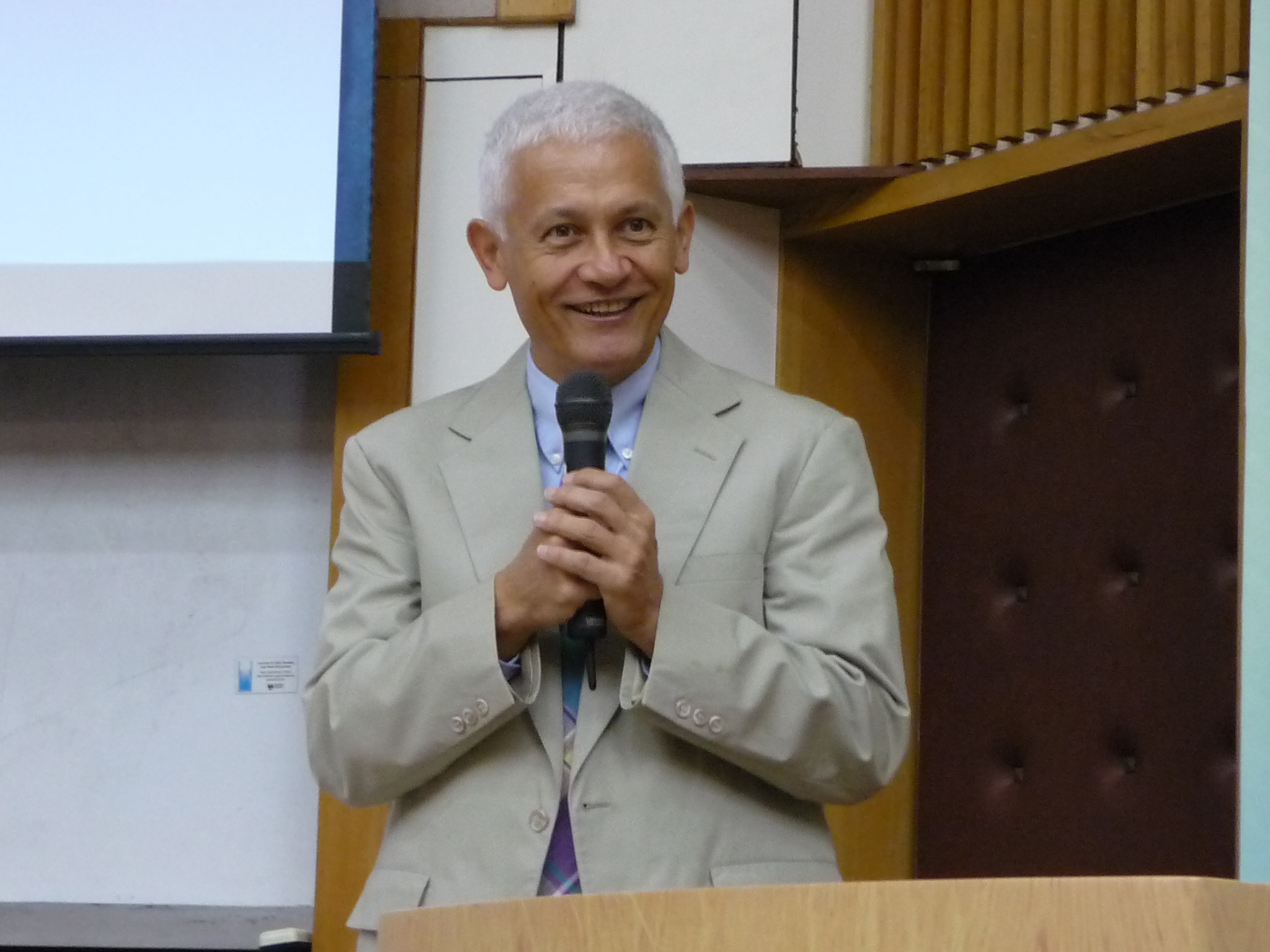 學習成為一個地球公民～AIT高雄分處歐介林處長與南大生分享經驗(2013.11.26)