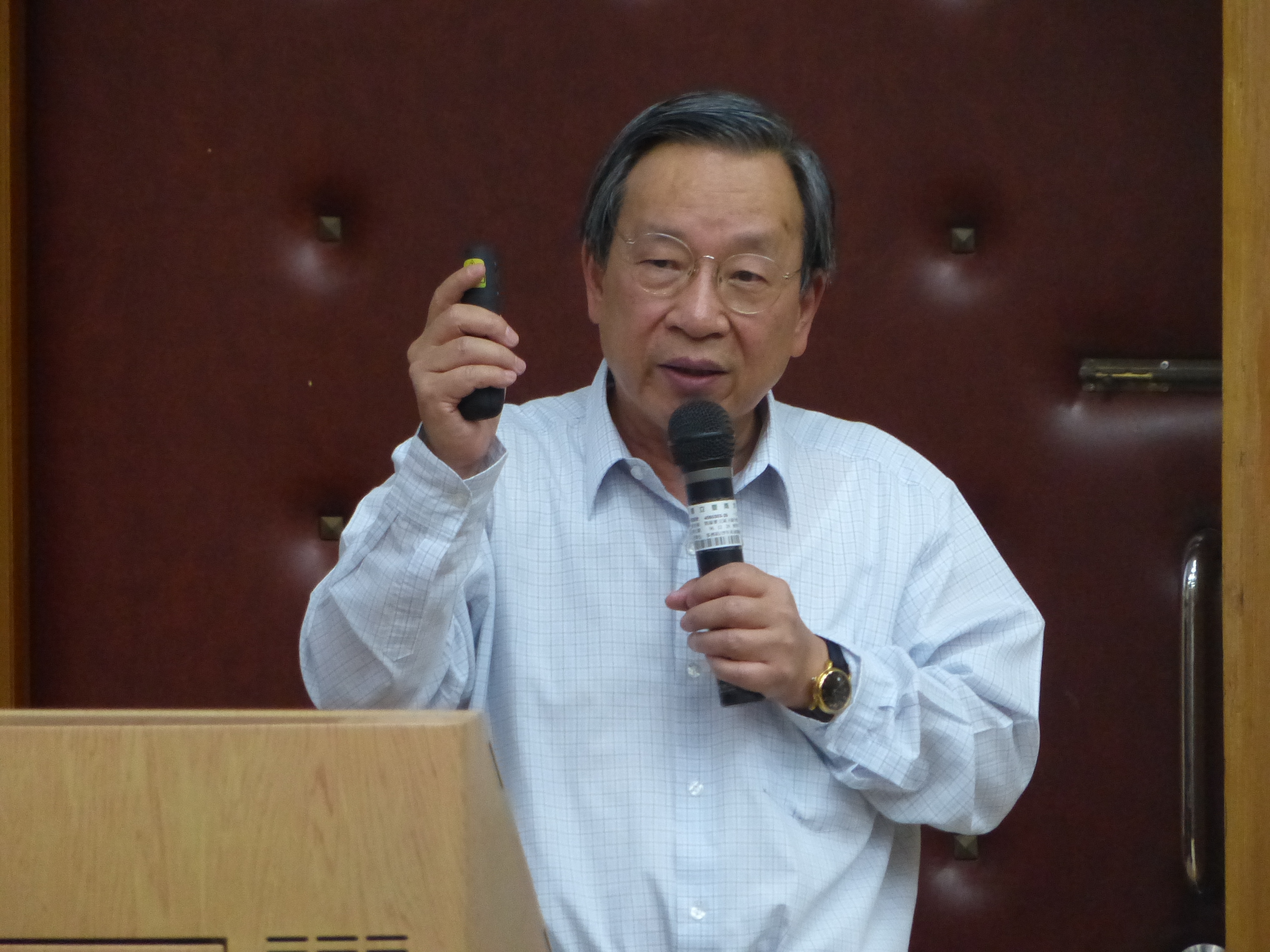 黃政傑講座教授蒞臨南大  暢談「從社區環境看社會改造」(2015.3.17)