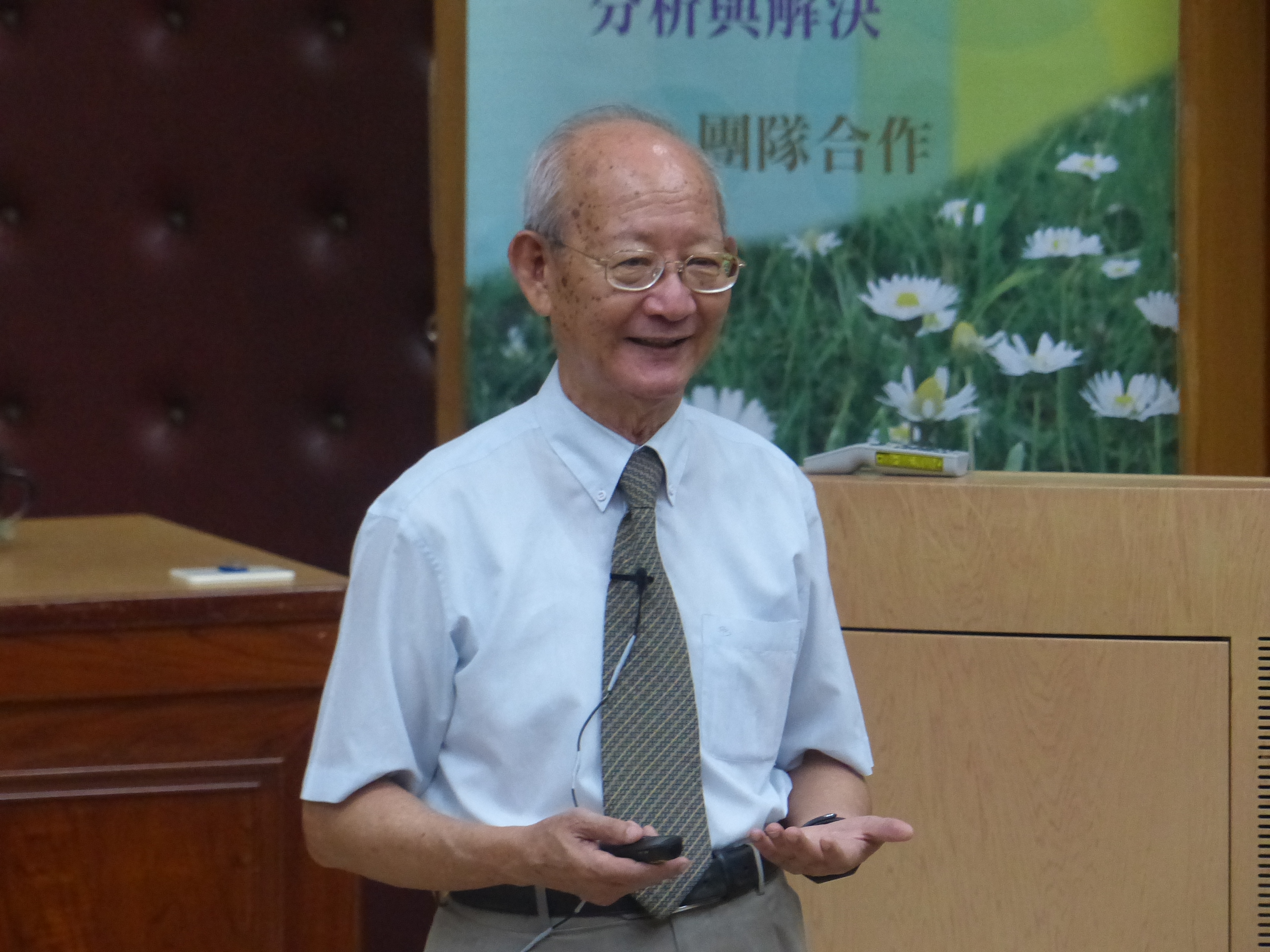 有壓力，更有勁!  南大前校長陳英豪與學子暢談情緒管理的重要性(2015.5.26)