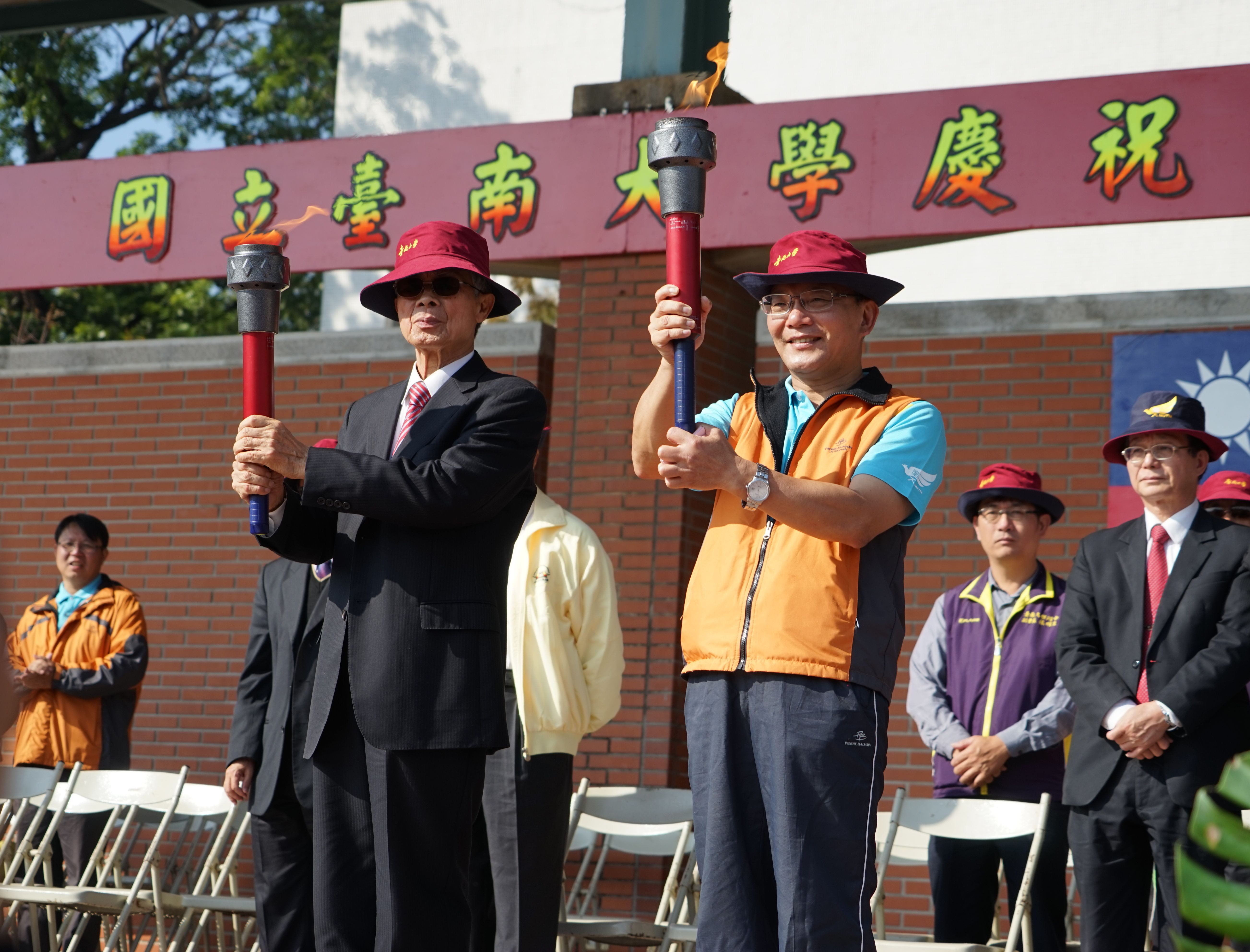 南大歡度117歲生日盛宴～表揚第28屆傑出校友樹立典範(2015.12.19)