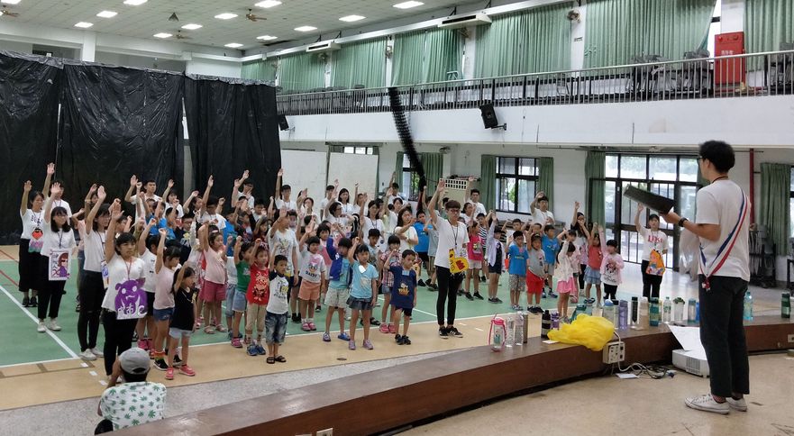 南大學生社團海鷗社與學甲區東陽國小學童同樂(2019.7.3)