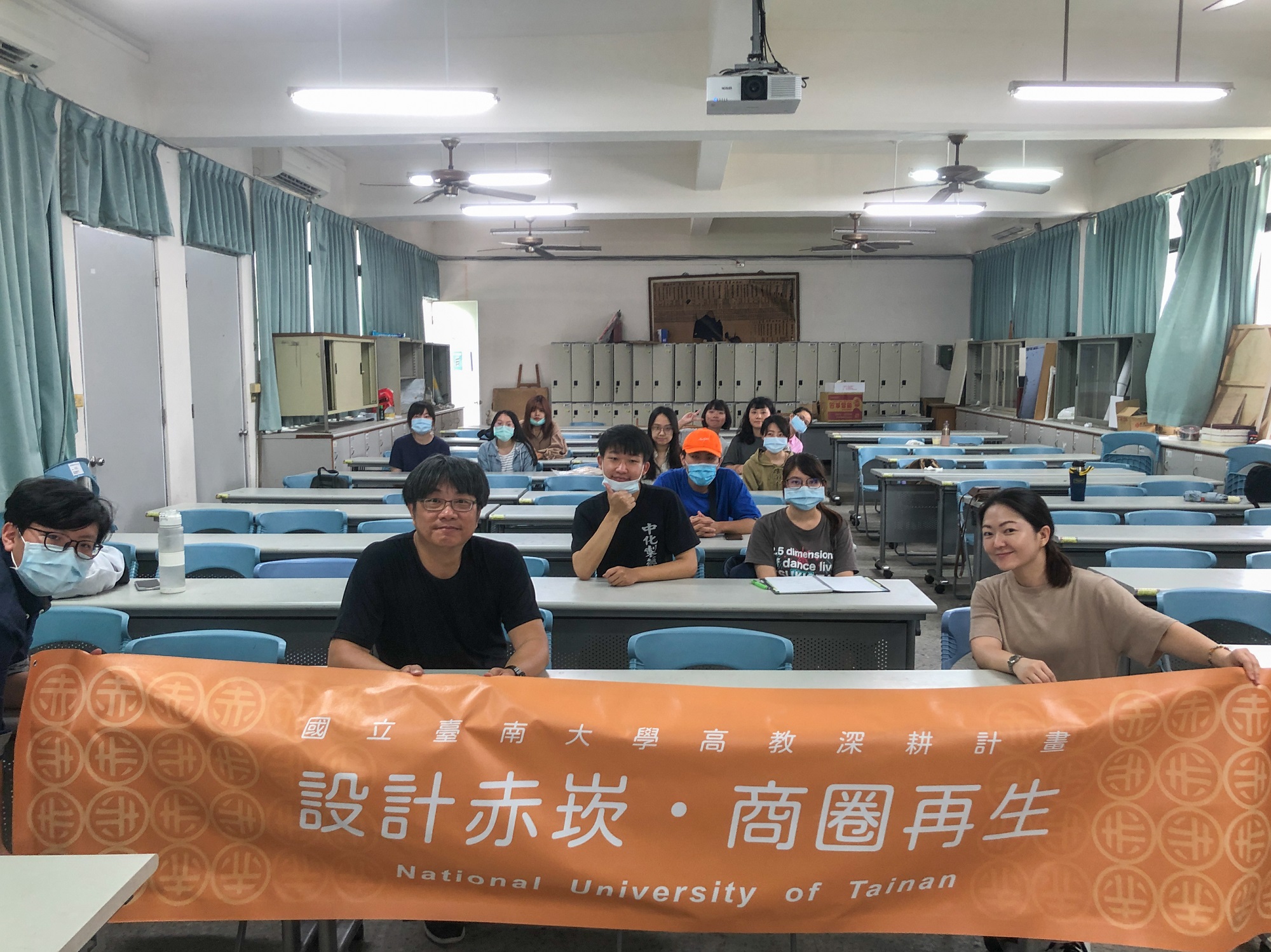 南大舉辦高教深耕設計師專題講座「沒有包裝下的真實提案」