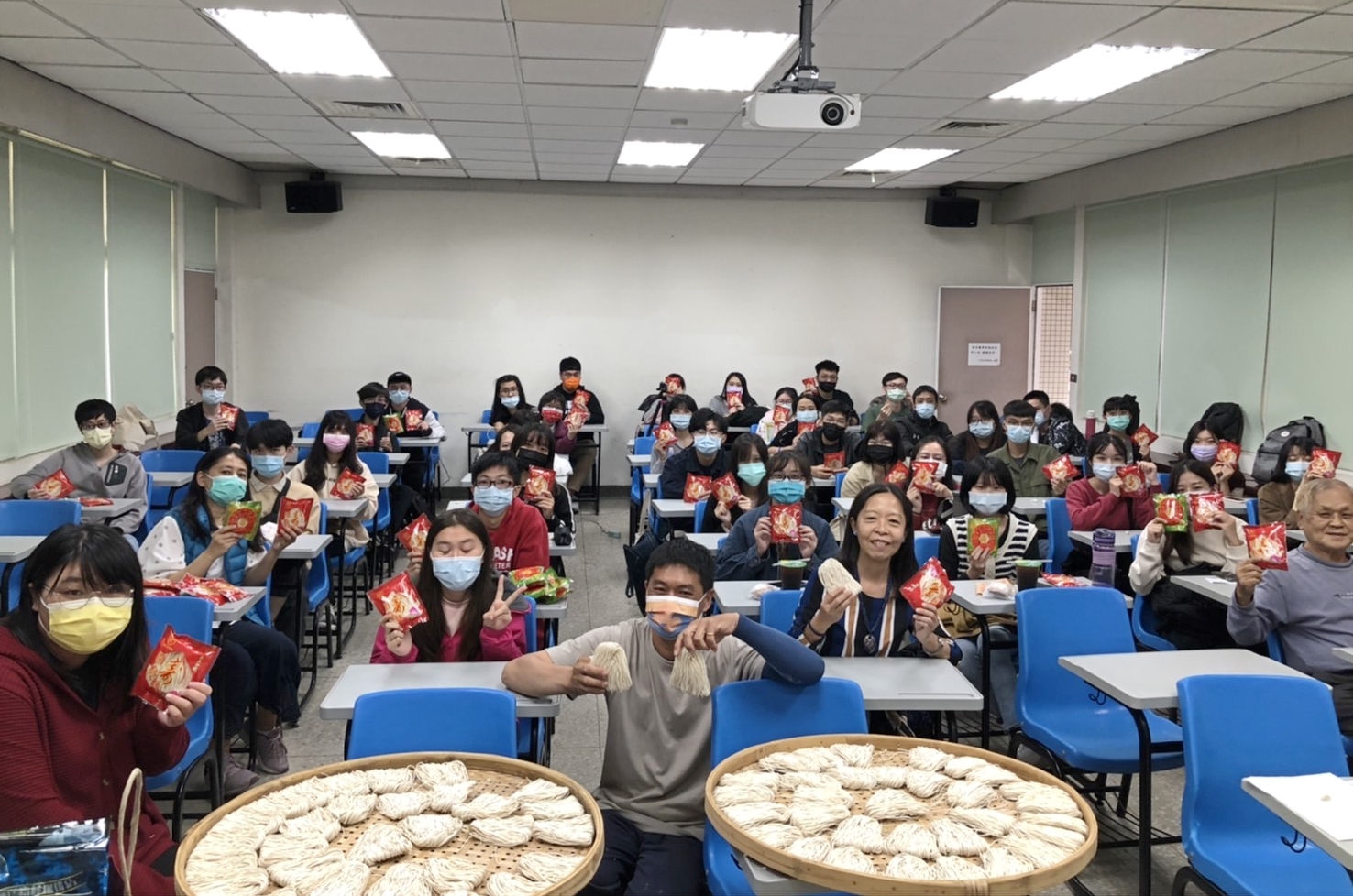 製麵達人歐宗正先生與南大學子分享「關廟麵產業與地方觀光」
