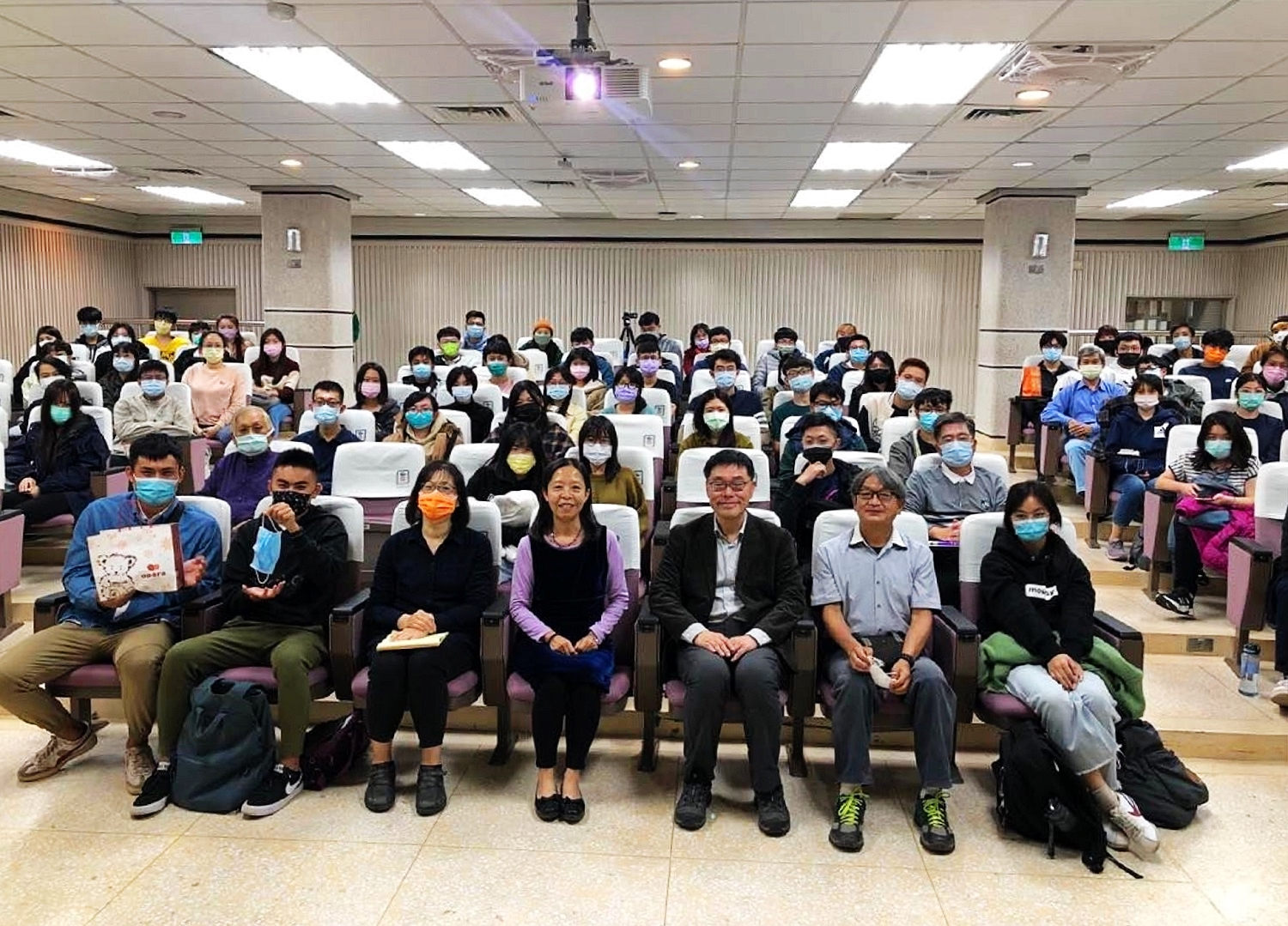 臺史博張隆志館長與南大學子暢談「博物館與公眾史學」